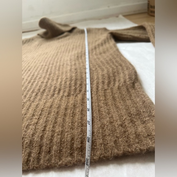 Everlane Sweater Women S Alpaca Oversized Turtleneck Merino Wool Camel Color - Picture 6 of 9